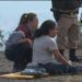 Mulher jogada em penhasco pelo ex se escondeu da equipe de buscas por achar que agressor havia retornado