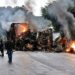 Ônibus e carreta pegam fogo após batida na BR-251 deixando mortos e feridos no Norte de MG