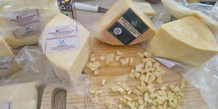 Queijarias do Leste e Nordeste do estado participam de festival que reúne produtores de 14 regiões em BH